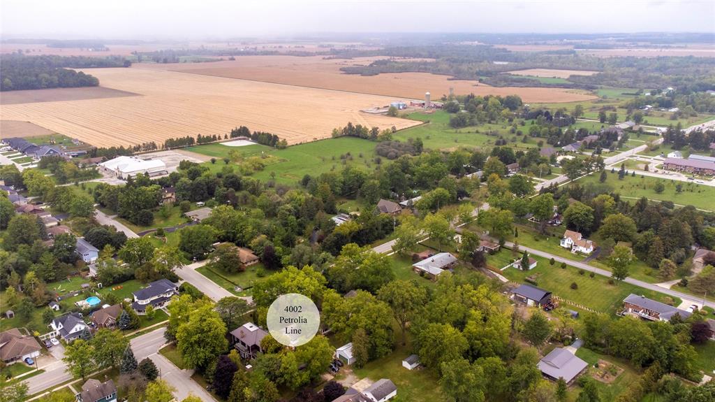 4002 PETROLIA Line, Petrolia, Ontario, Canada