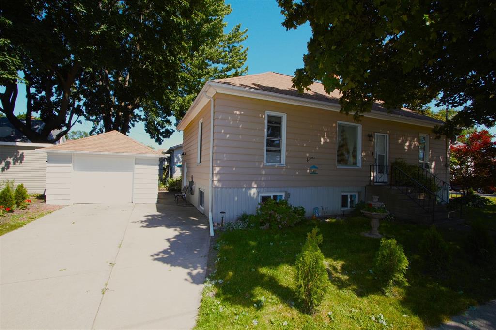 408 CROMWELL Street, Sarnia, Ontario, Canada