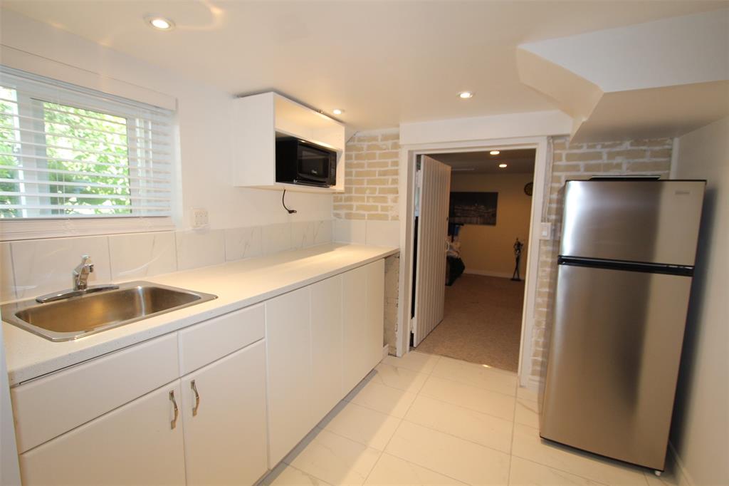 408 CROMWELL Street, Sarnia, Ontario, Canada