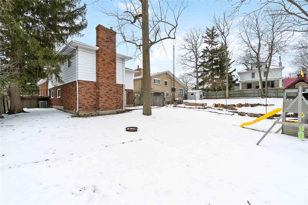 1647 MILLS Street, Sarnia, Ontario, Canada