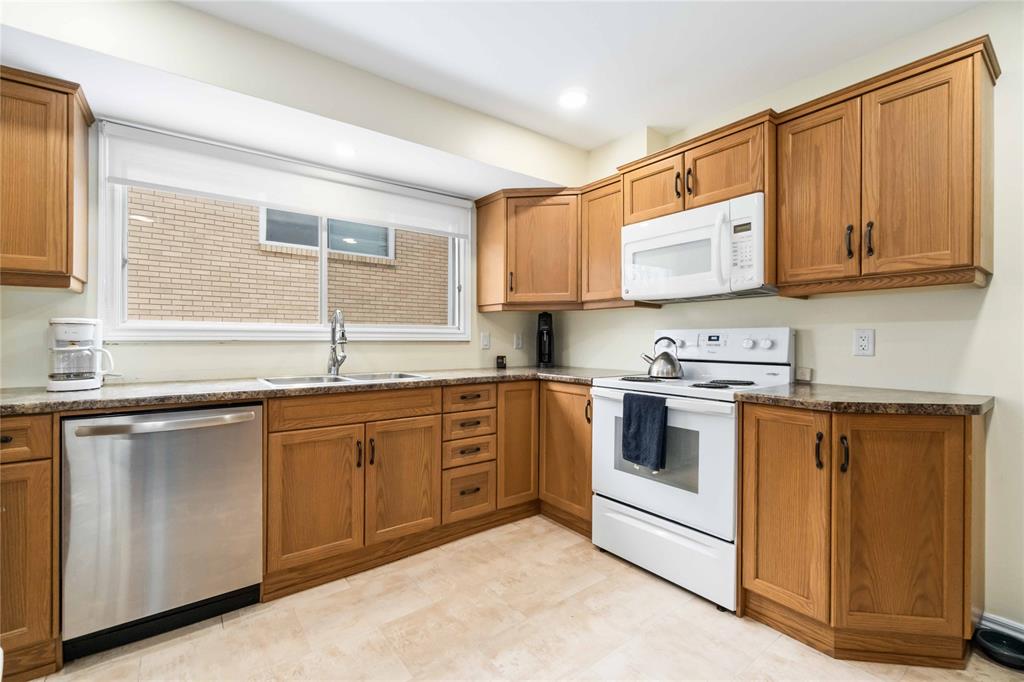 1647 MILLS Street, Sarnia, Ontario, Canada