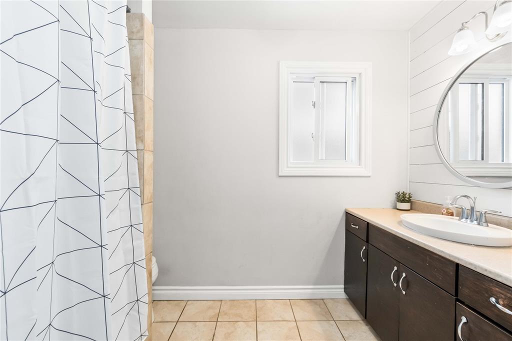 1647 MILLS Street, Sarnia, Ontario, Canada