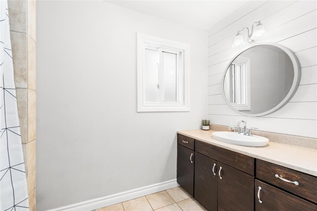 1647 MILLS Street, Sarnia, Ontario, Canada