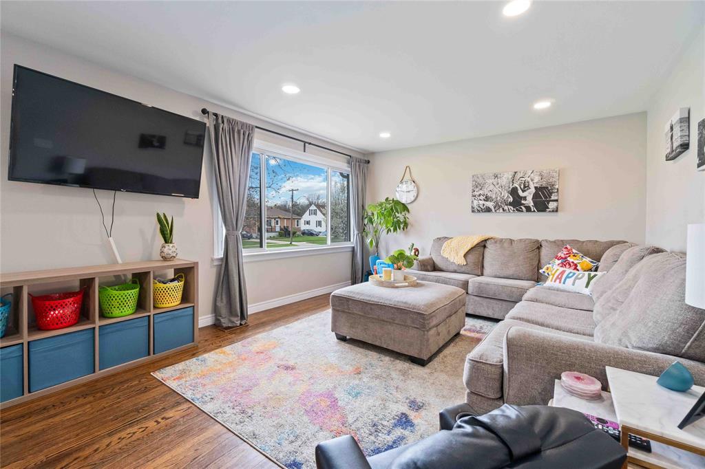 910 BRIARFIELD Avenue, Sarnia, Ontario, Canada