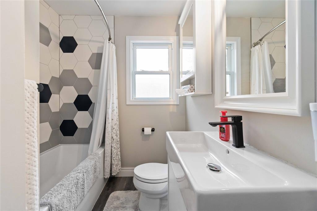 910 BRIARFIELD Avenue, Sarnia, Ontario, Canada