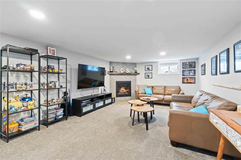 910 BRIARFIELD Avenue, Sarnia, Ontario, Canada