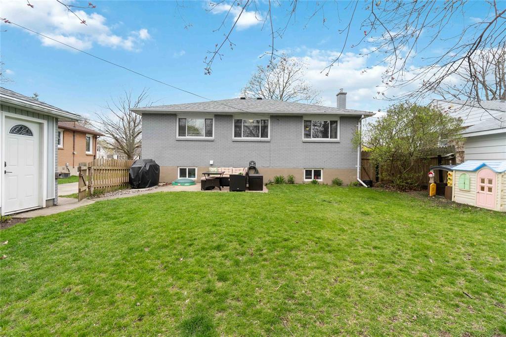 910 BRIARFIELD Avenue, Sarnia, Ontario, Canada