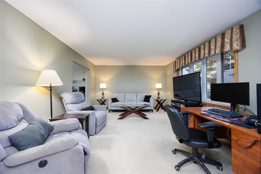 281 Clairwood Crescent, St. Clair, Ontario, Canada