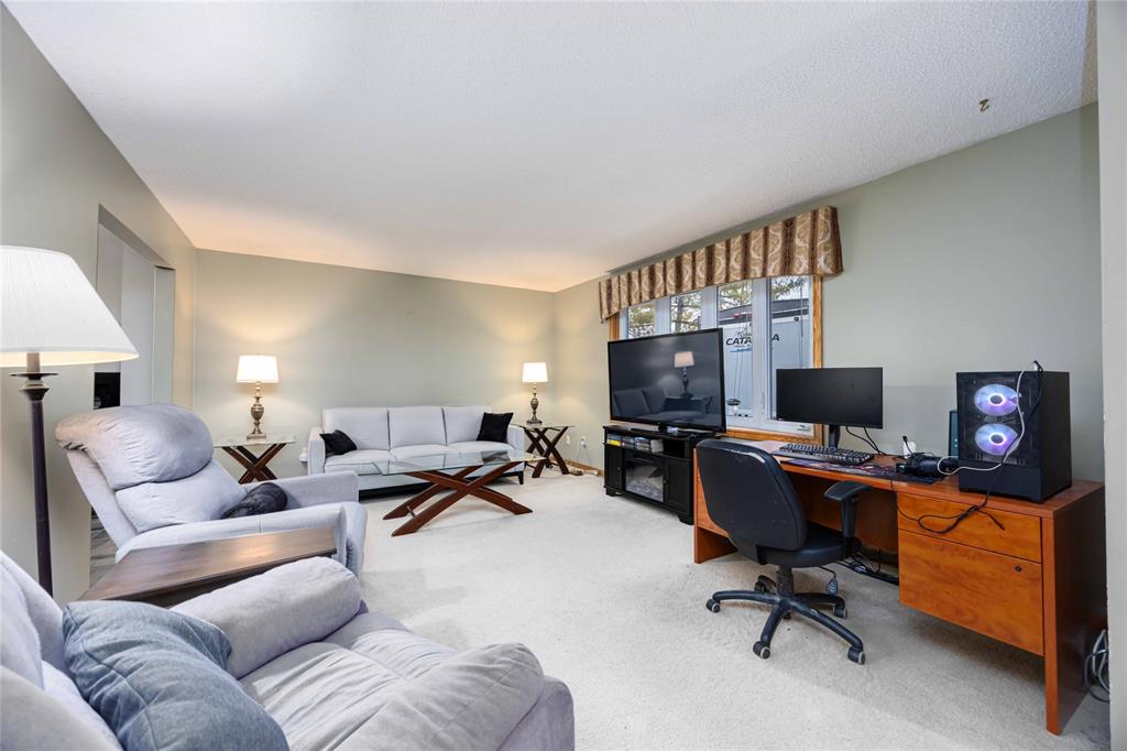 281 Clairwood Crescent, St. Clair, Ontario, Canada