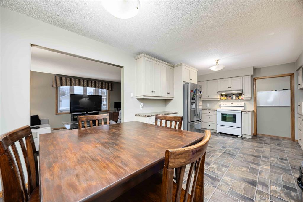 281 Clairwood Crescent, St. Clair, Ontario, Canada