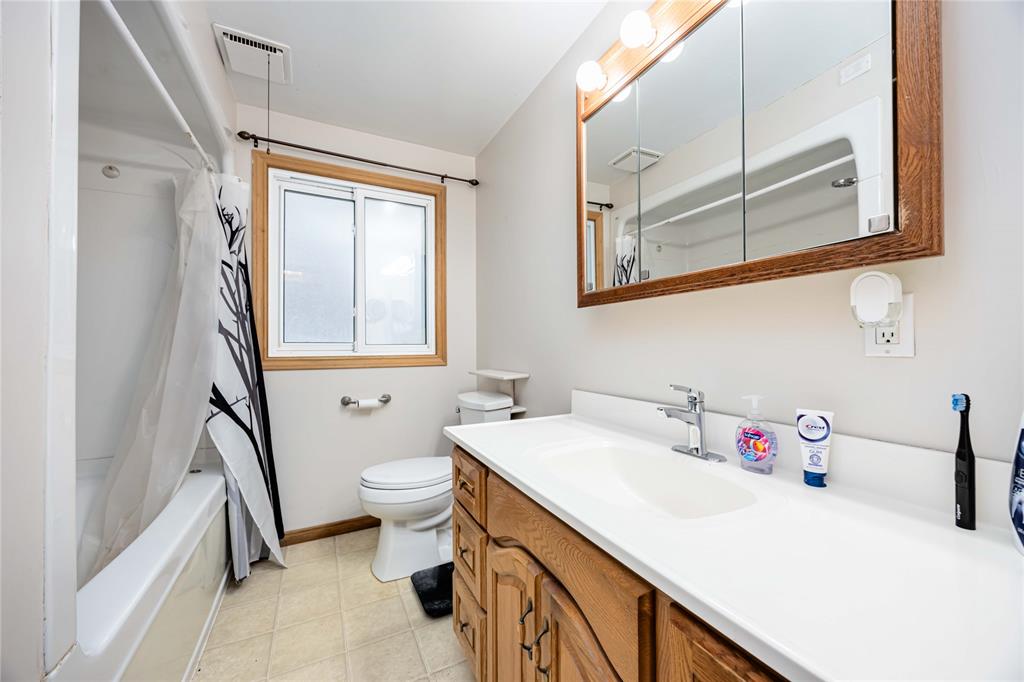 281 Clairwood Crescent, St. Clair, Ontario, Canada