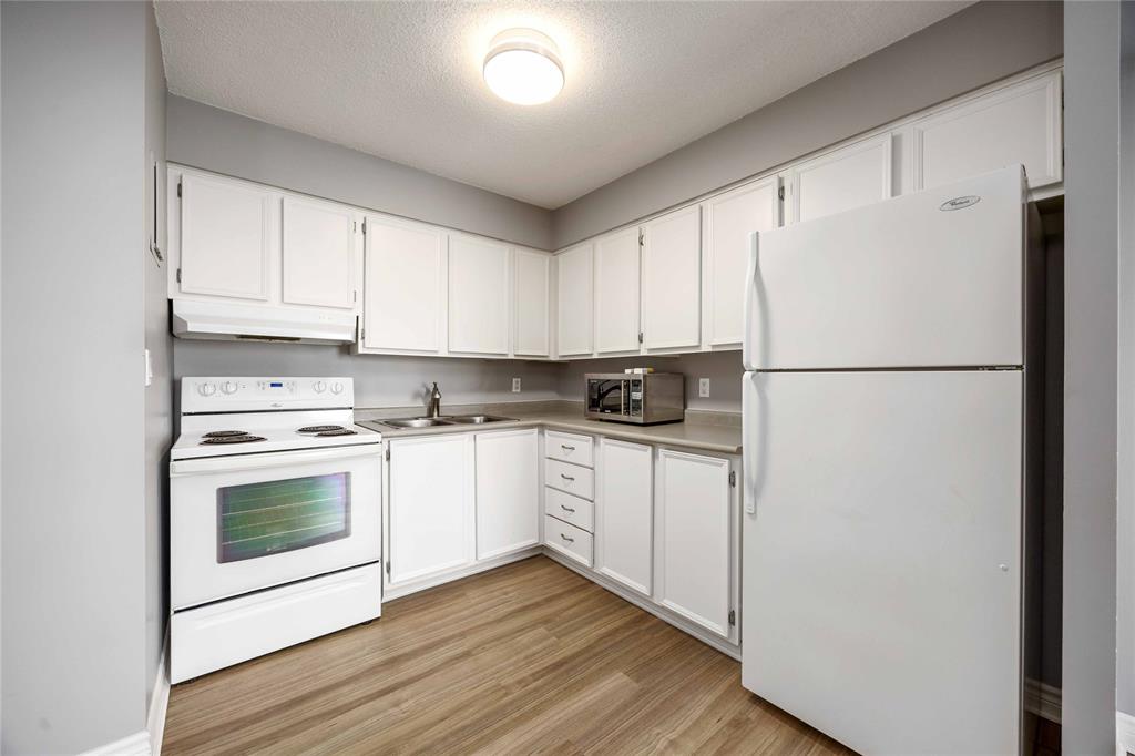 155 Front Street North Unit# 1104, Sarnia, Ontario, Canada photo 3