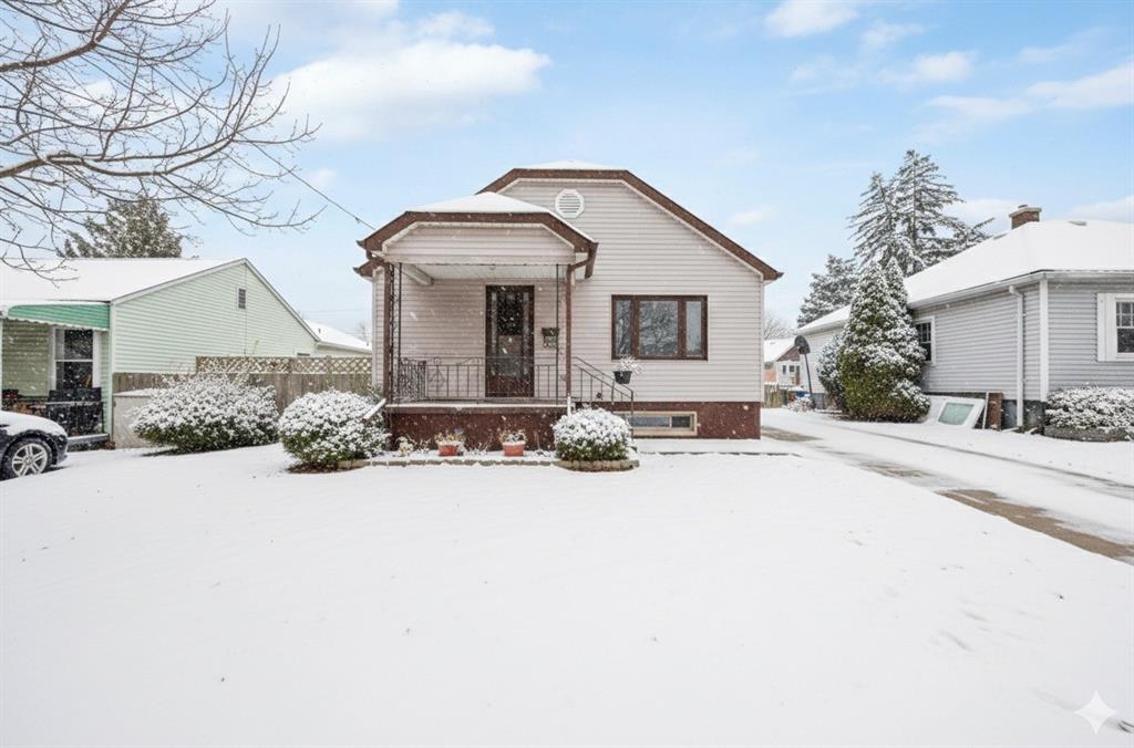 321 Bright Street, Sarnia, Ontario, Canada photo 2