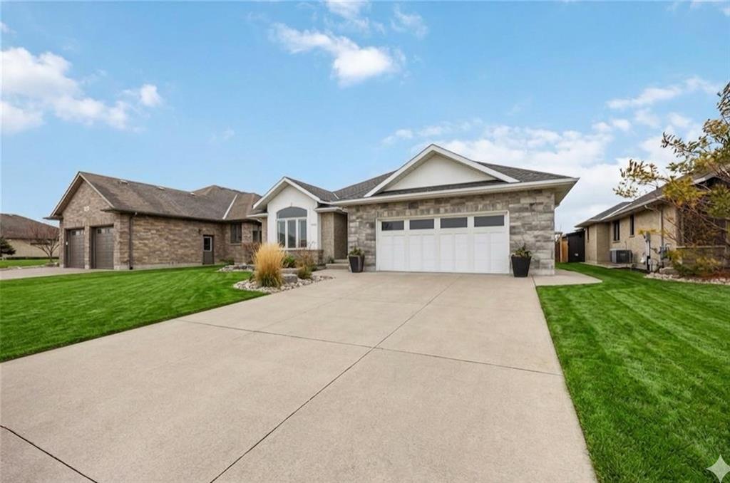 145 Lizucha Drive, Sarnia, Ontario, Canada photo 3