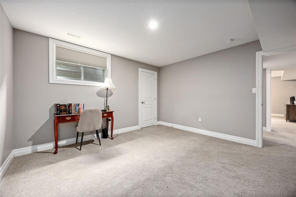 145 Lizucha Drive, Sarnia, Ontario, Canada photo 32