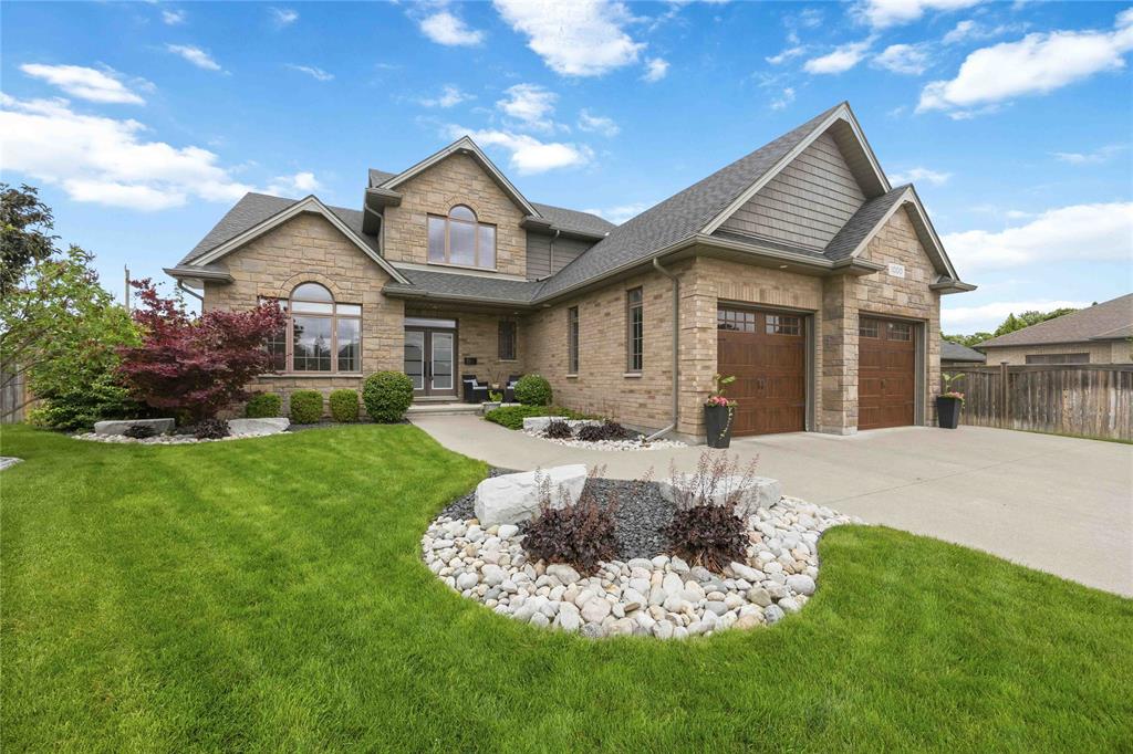 1000 Erica Court, Sarnia, Ontario, Canada photo 1