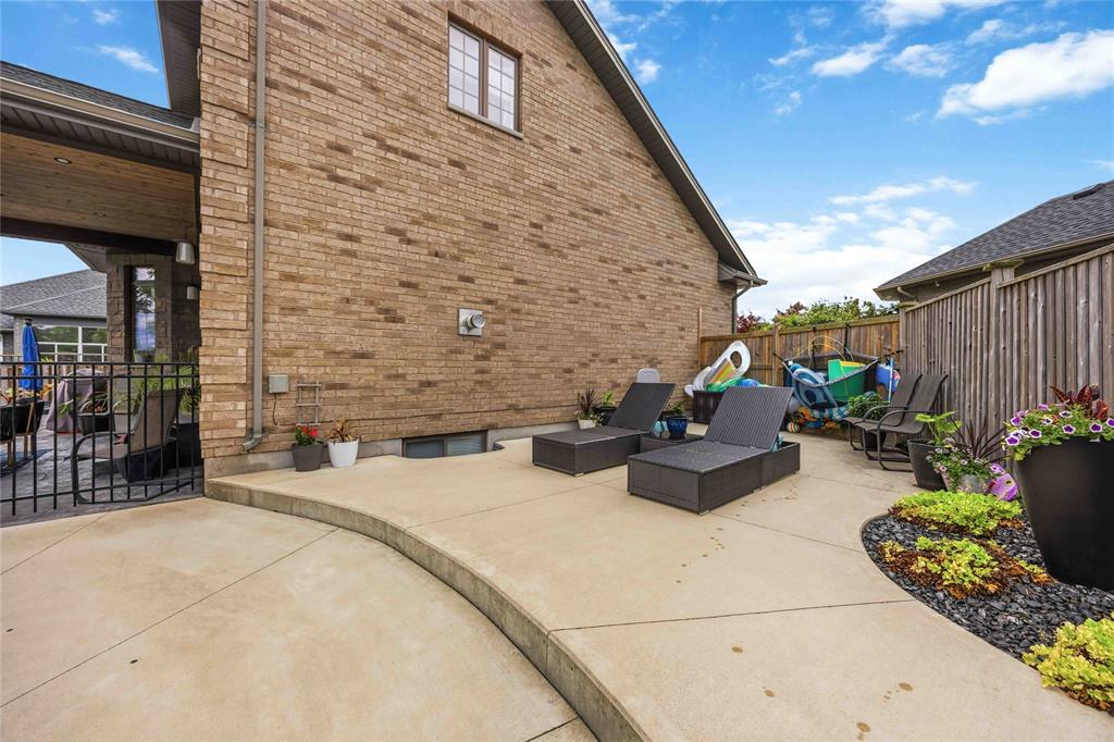 1000 Erica Court, Sarnia, Ontario, Canada photo 39