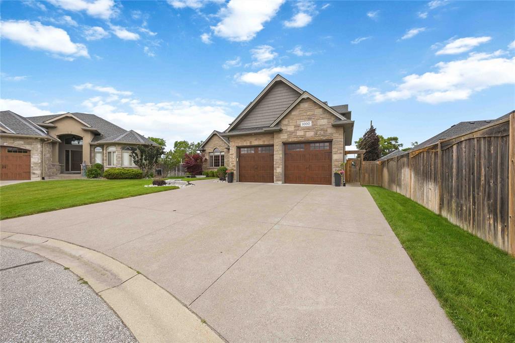 1000 Erica Court, Sarnia, Ontario, Canada photo 48