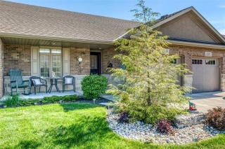 229 BENTLEY Court, Sarnia Ontario, Canada