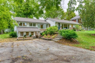 4002 PETROLIA Line, Petrolia Ontario, Canada