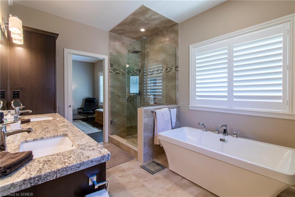 6 LYNNDALE Road, Simcoe, Ontario, Canada