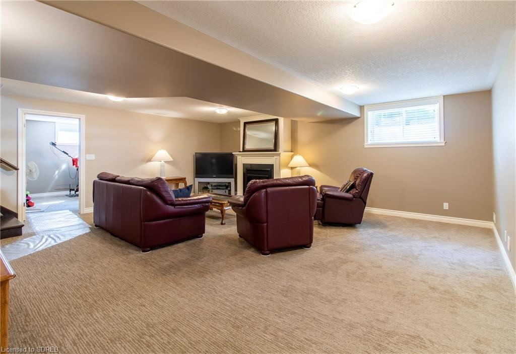 6 LYNNDALE Road, Simcoe, Ontario, Canada