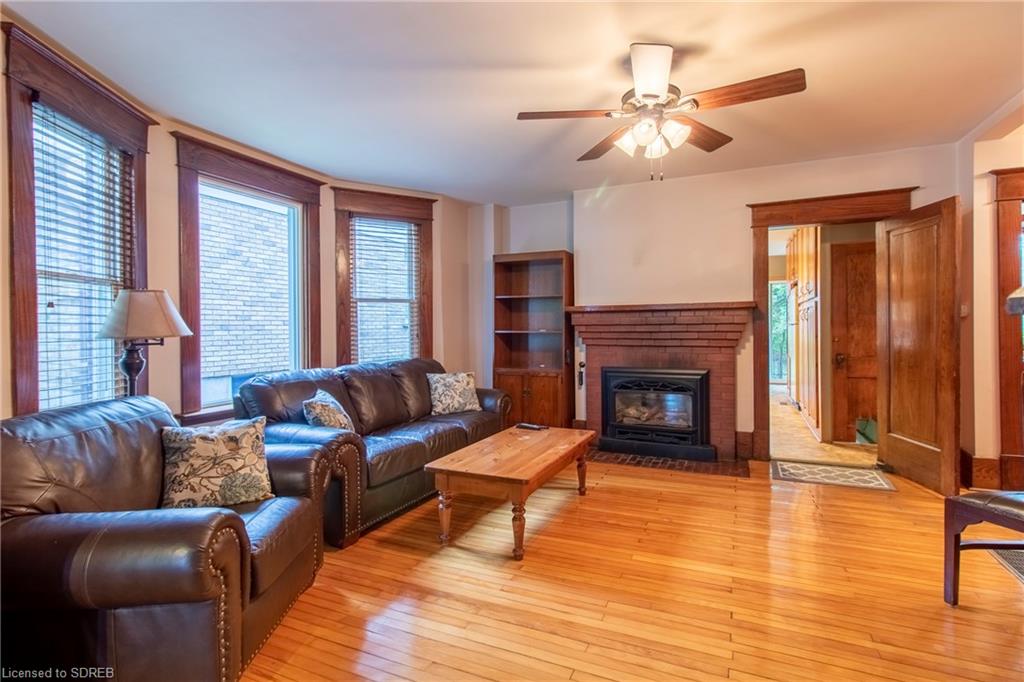 15 HUMBERSTONE Avenue, Brantford, Ontario, Canada