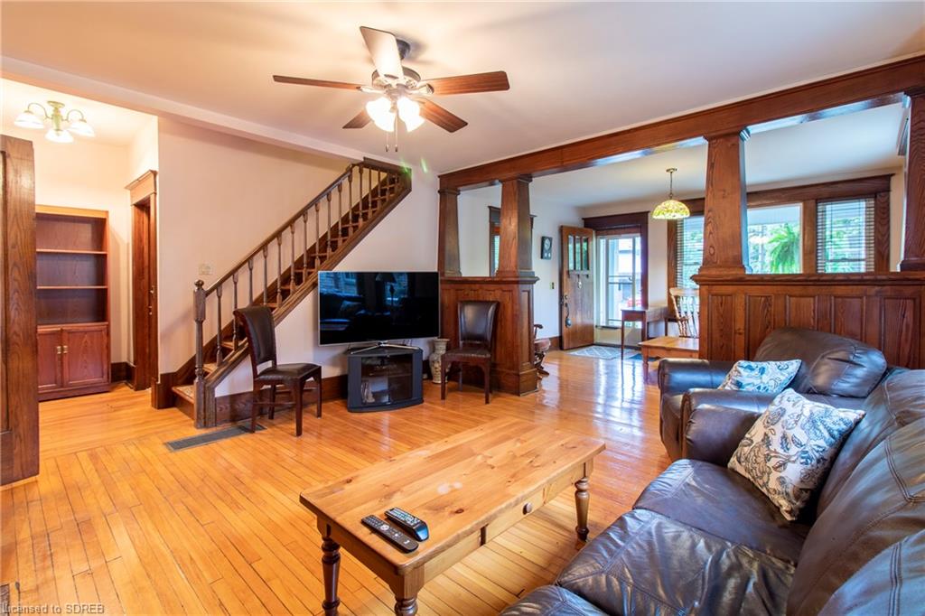 15 HUMBERSTONE Avenue, Brantford, Ontario, Canada