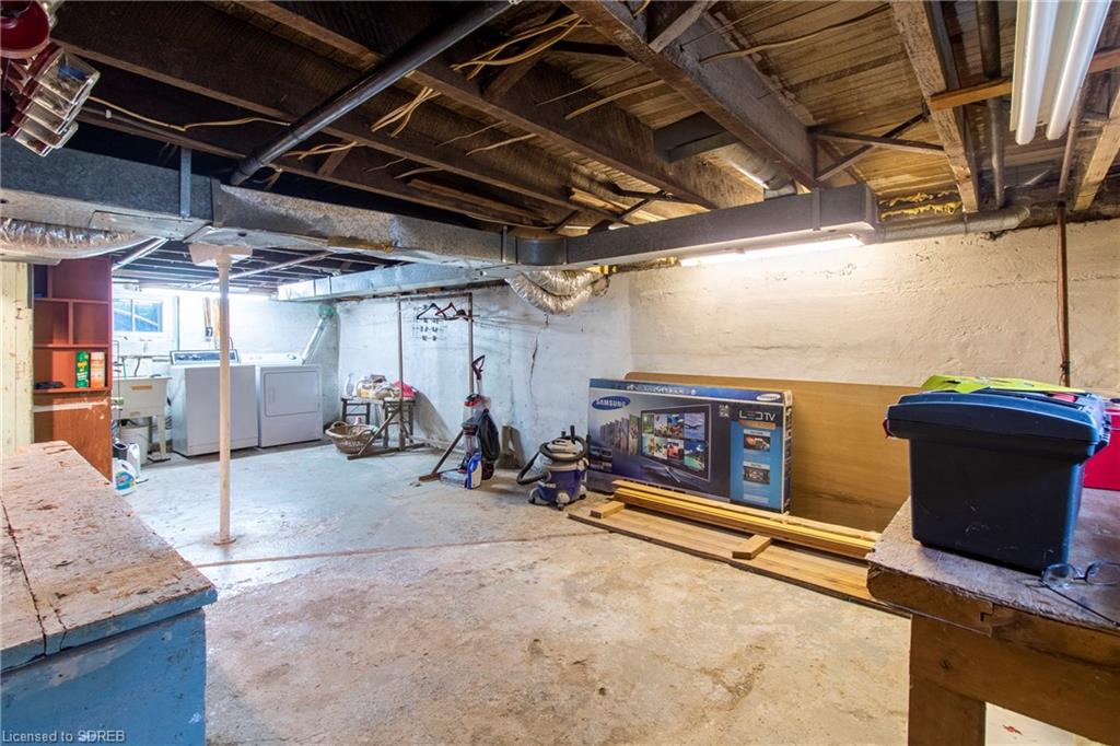 15 HUMBERSTONE Avenue, Brantford, Ontario, Canada