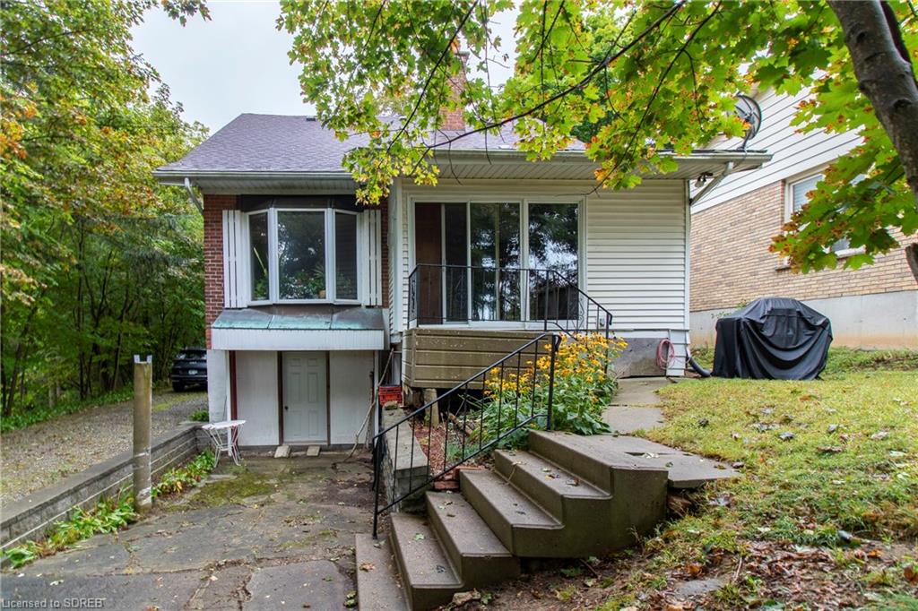 15 HUMBERSTONE Avenue, Brantford, Ontario, Canada