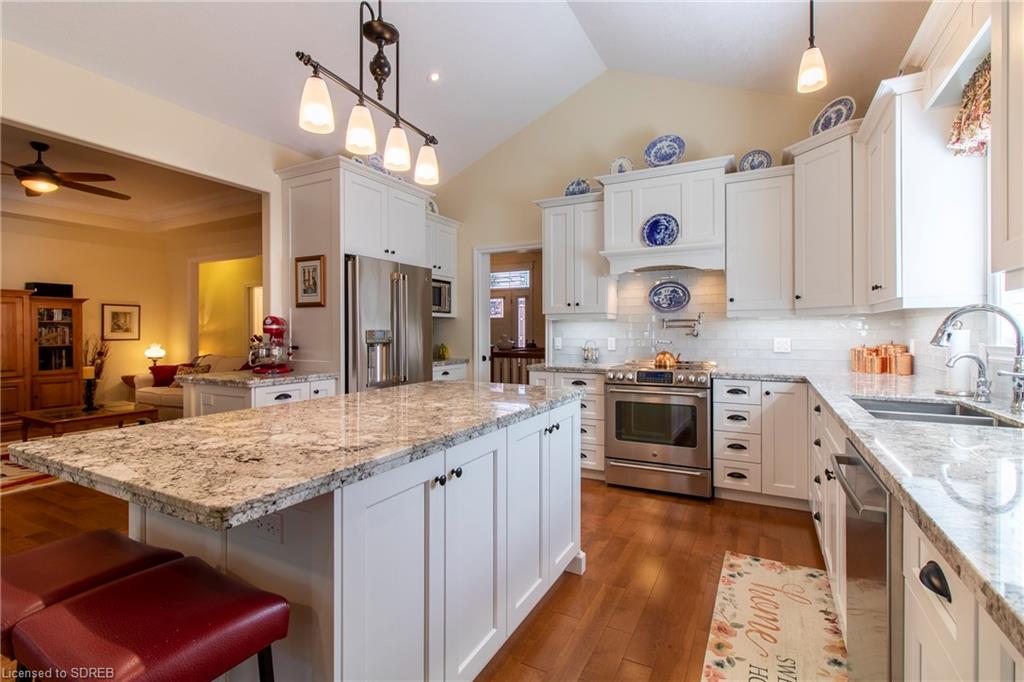 10 LYNNDALE Road, Simcoe, Ontario, Canada