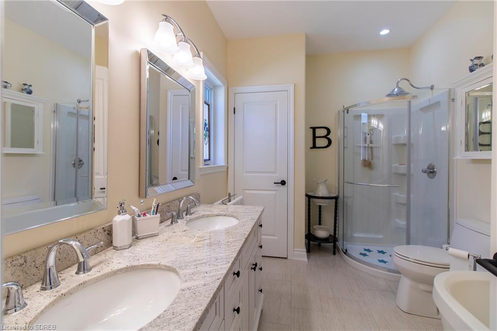 10 LYNNDALE Road, Simcoe, Ontario, Canada