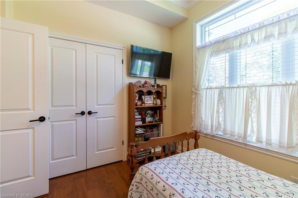 10 LYNNDALE Road, Simcoe, Ontario, Canada