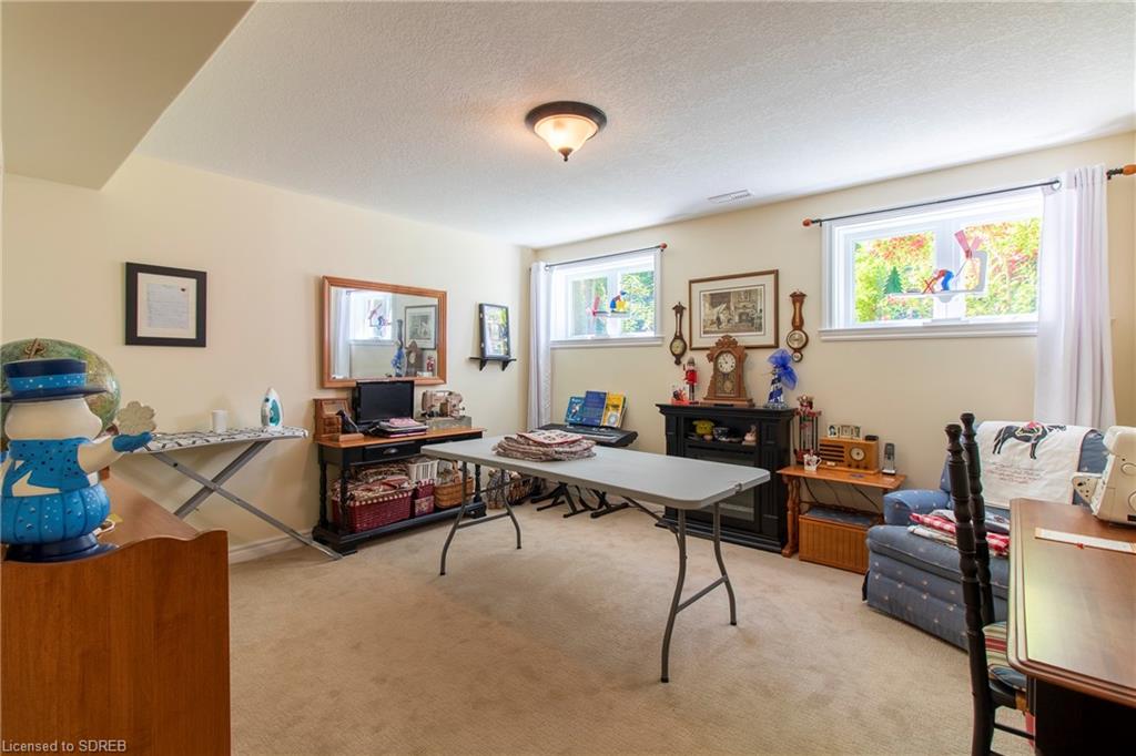 10 LYNNDALE Road, Simcoe, Ontario, Canada