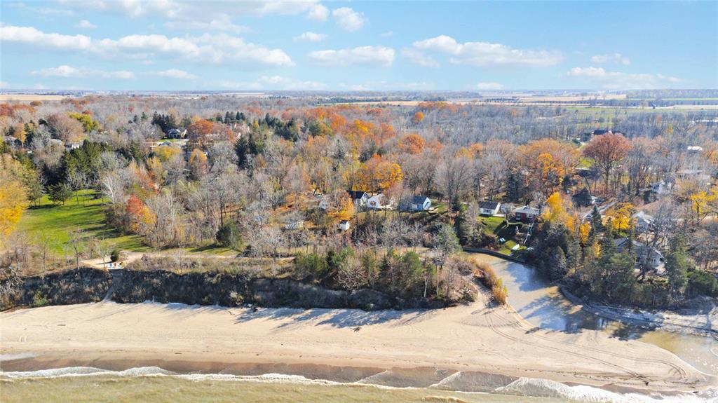3968 DELMAGE Avenue, Plympton-Wyoming, Ontario, Canada