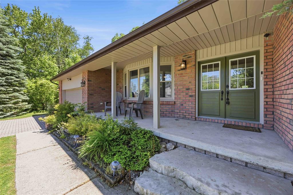 9648 WAKEFIELD Street, Lambton Shores, Ontario, Canada photo 3