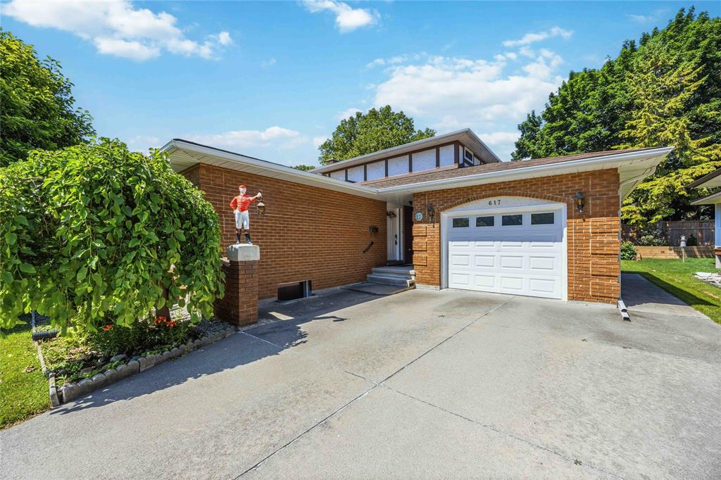 617 WINCHESTER Crescent, Sarnia, Ontario, Canada photo 2