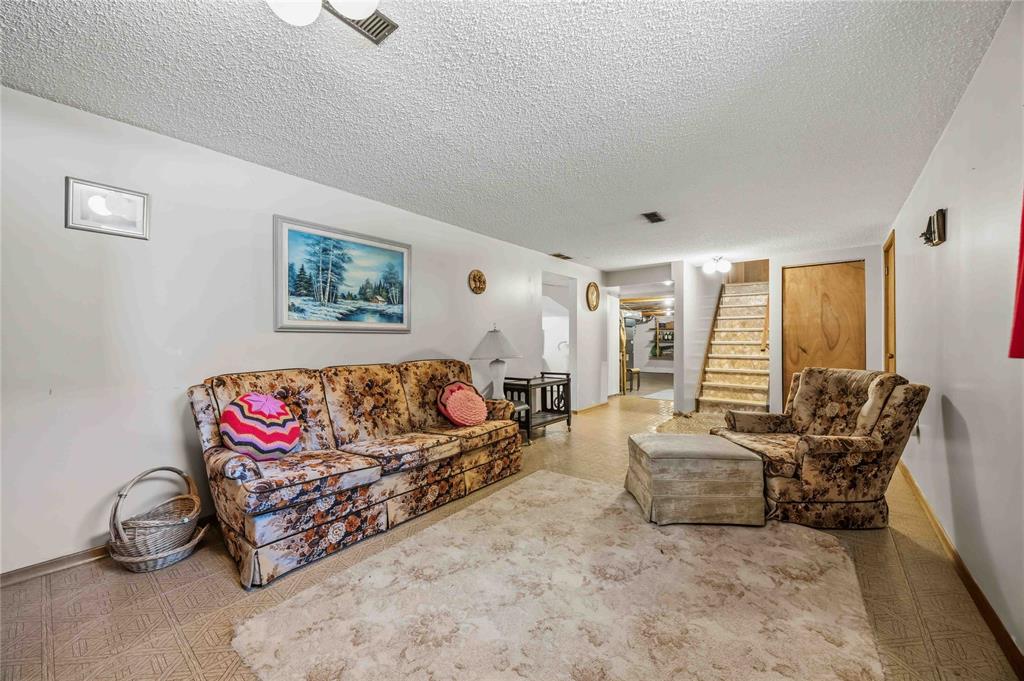 617 WINCHESTER Crescent, Sarnia, Ontario, Canada photo 31