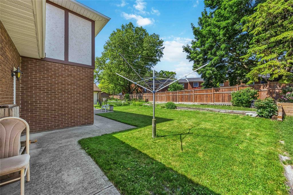 617 WINCHESTER Crescent, Sarnia, Ontario, Canada photo 35
