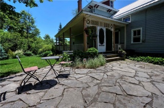 106 MOUNTAIN Street, Mallorytown Ontario, Canada