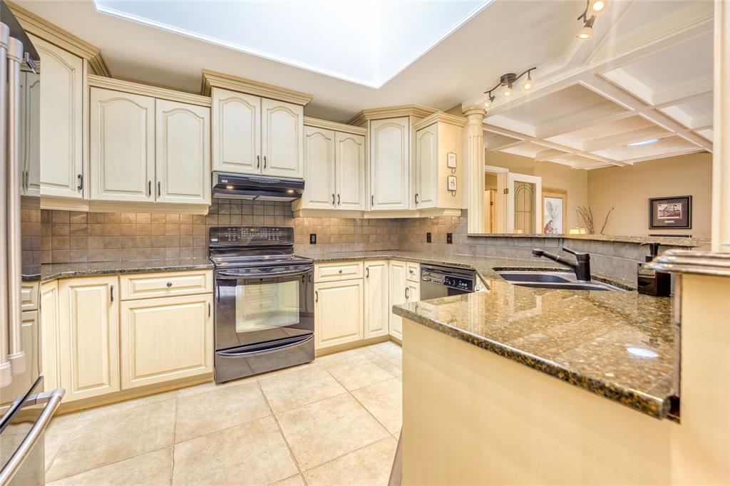 1741 Lakeshore Road, Sarnia, Ontario, Canada photo 13