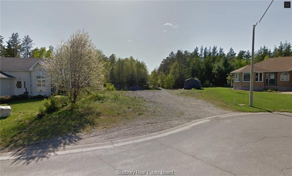 17 Oak Street, Capreol Ontario, Canada