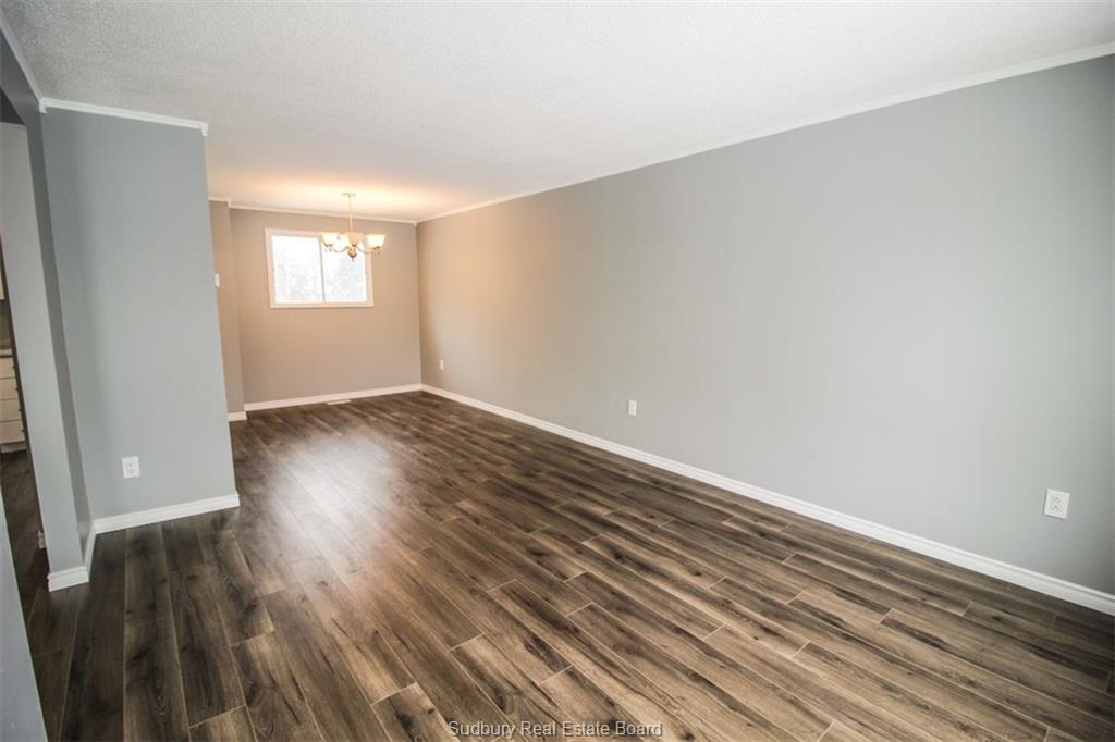 1970 Melbourne Street, Sudbury Ontario, Canada