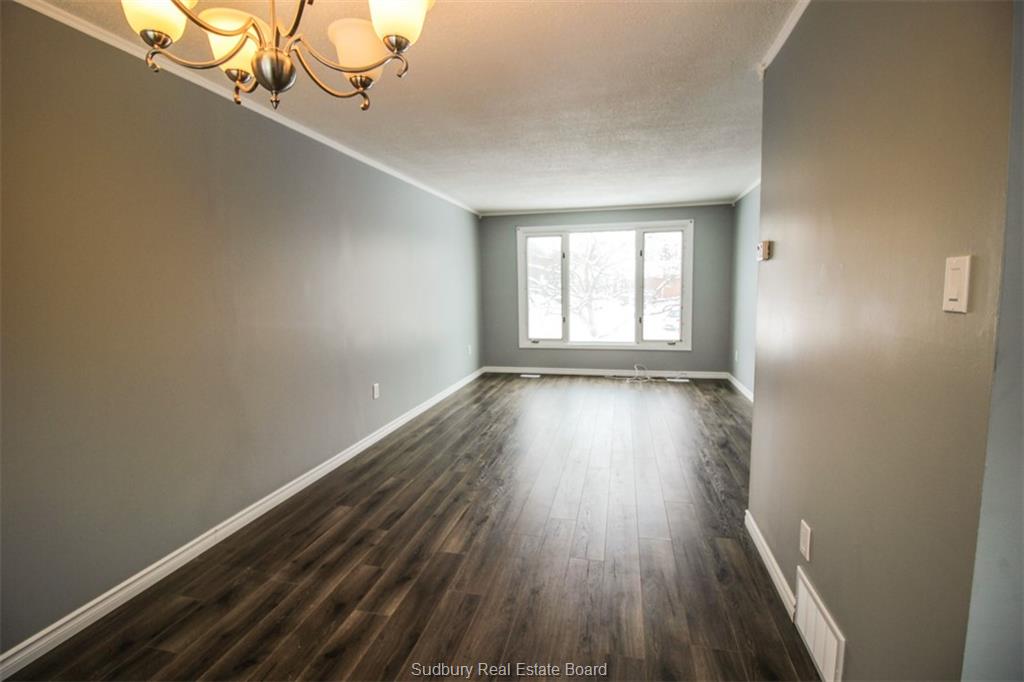 1970 Melbourne Street, Sudbury Ontario, Canada
