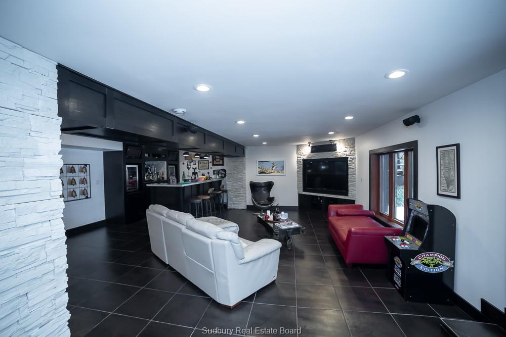 754 Dew Drop, Sudbury Ontario, Canada