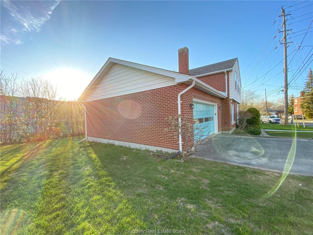 645 Connaught Avenue, Sudbury Ontario, Canada