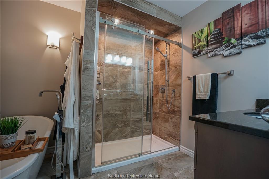 81 Greenwich Court, Sudbury Ontario, Canada
