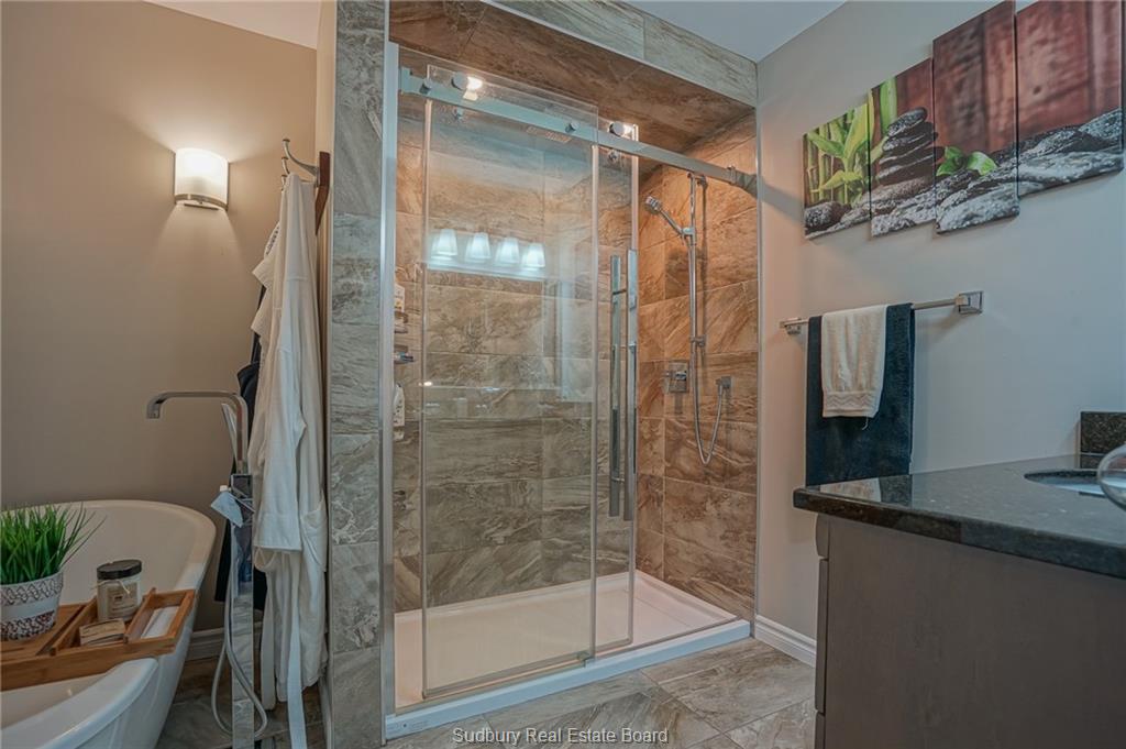 81 Greenwich Court, Sudbury Ontario, Canada
