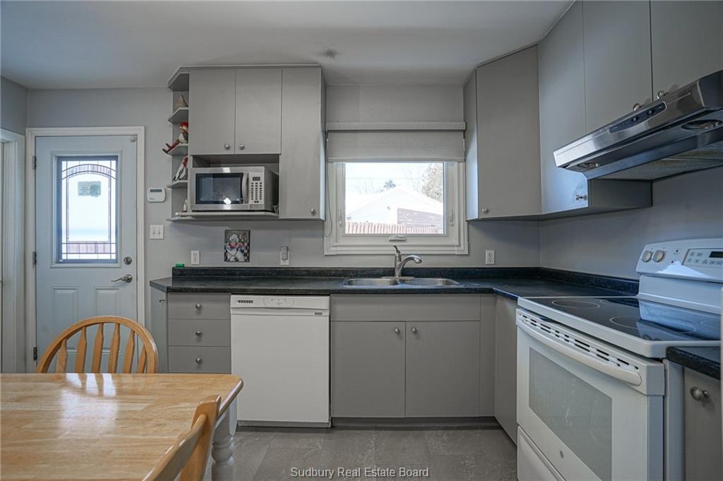 183 Penman Avenue, Garson, Ontario, Canada
