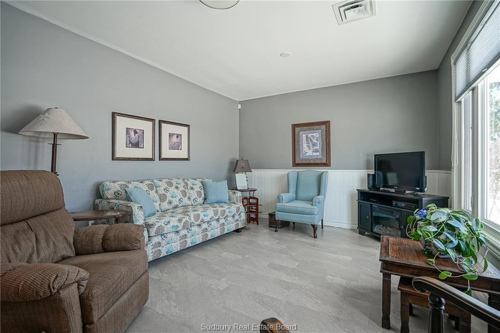 183 Penman Avenue, Garson, Ontario, Canada